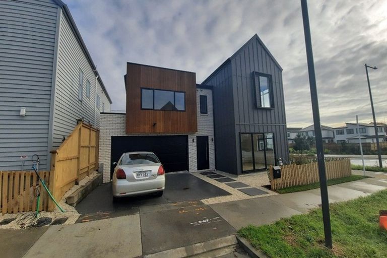Photo of property in 1 Skua Road, Hobsonville, Auckland, 0616