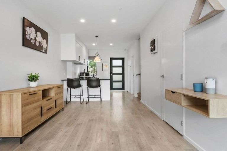 Photo of property in 2/46 Te Kanawa Crescent, Henderson, Auckland, 0610