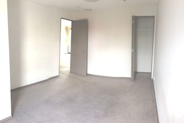 Photo of property in Dual Apartments, 503/142u Vivian Street, Te Aro, Wellington, 6011