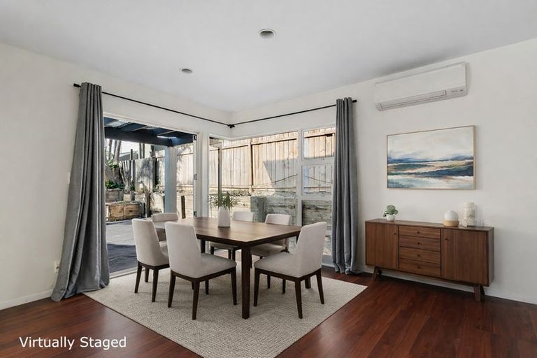 Photo of property in 2/13 Stoneleigh Court, Sunnynook, Auckland, 0632