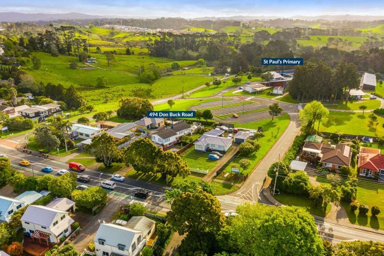Photo of property in 494 Don Buck Road, Massey, Auckland, 0614