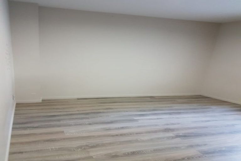 Photo of property in 208 Don Buck Road, Massey, Auckland, 0614