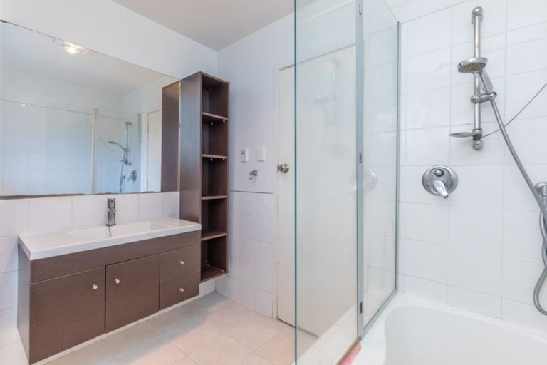 Photo of property in 48 Glenbervie Crescent, Massey, Auckland, 0614