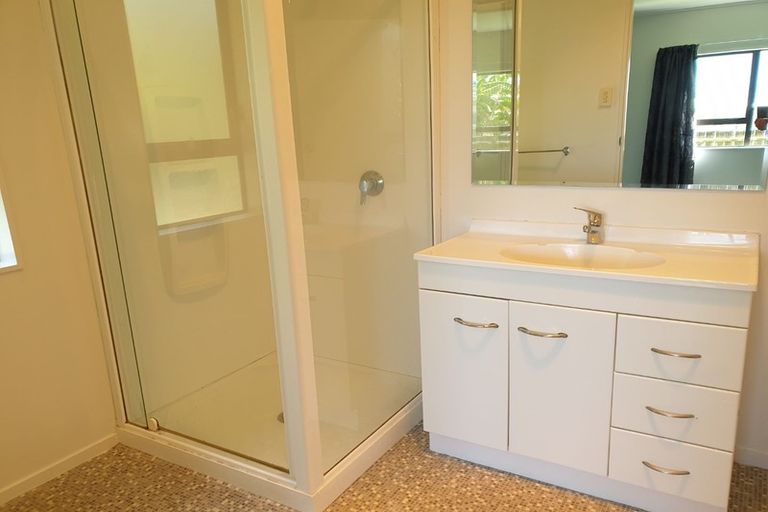 Photo of property in 56 Halberg Street, Glenfield, Auckland, 0629