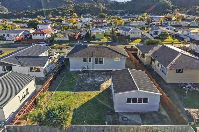 Photo of property in 40 Momona Street, Wainuiomata, Lower Hutt, 5014