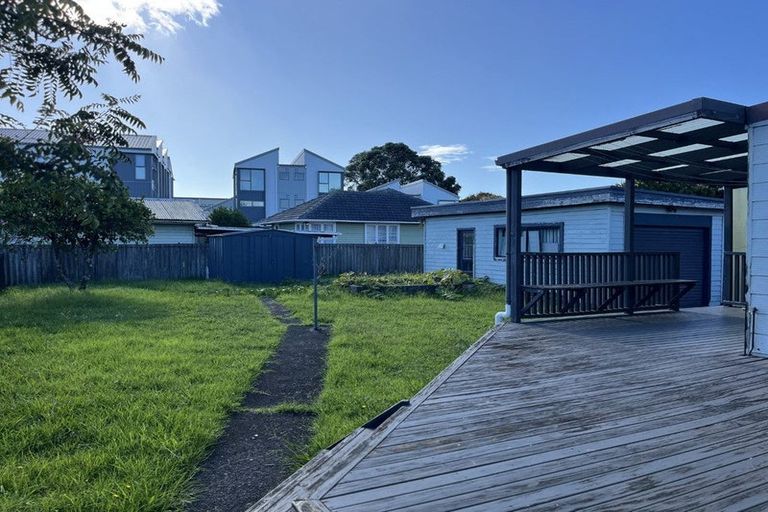 Photo of property in 641 Te Atatu Road, Te Atatu Peninsula, Auckland, 0610
