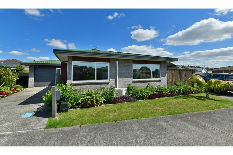 Photo of property in 2/54 Lakeside Drive, Orewa, 0931