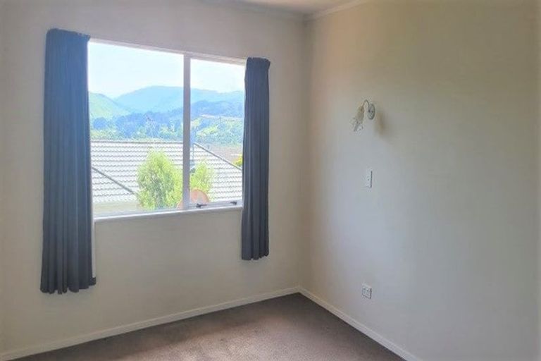 Photo of property in 43 Joseph Banks Drive, Whitby, Porirua, 5024