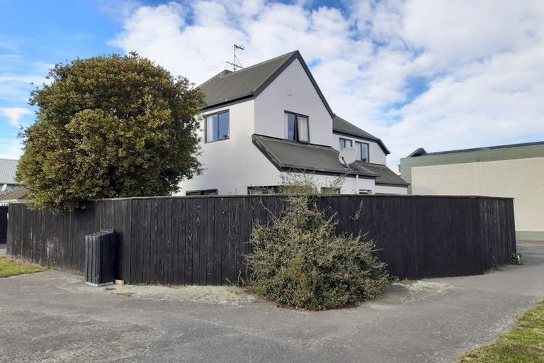 Photo of property in 74 Mandeville Street, Riccarton, Christchurch, 8011