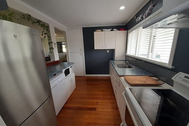 Photo of property in 16 Lancaster Road, Beach Haven, Auckland, 0626