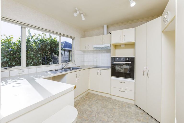 Photo of property in 118 Great South Road, Manurewa, Auckland, 2102