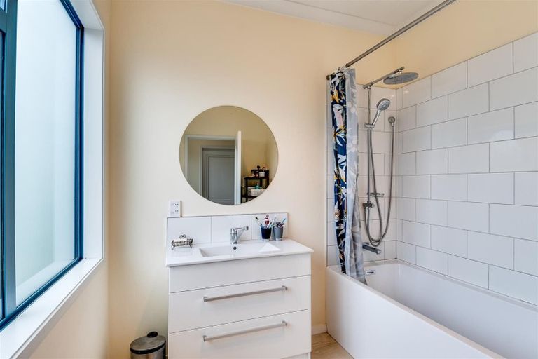 Photo of property in 44 Mcgreevy Street, Waipawa, 4210