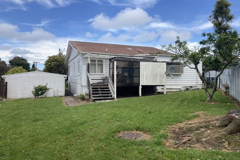 Photo of property in 11 Miro Street, New Lynn, Auckland, 0600