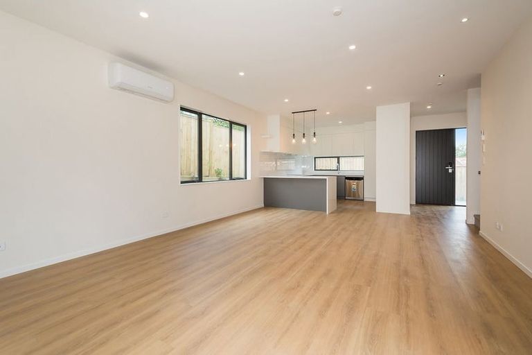 Photo of property in 71 Salamanca Road, Sunnynook, Auckland, 0620