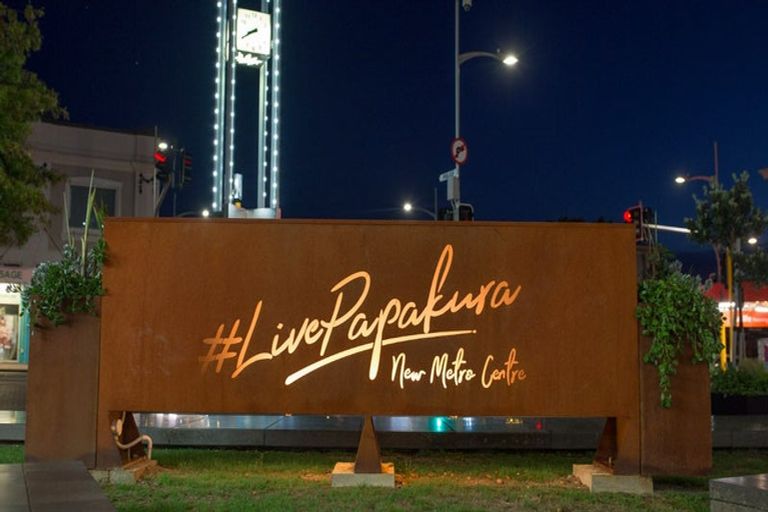 Photo of property in 2/24 Great South Road, Papakura, 2110