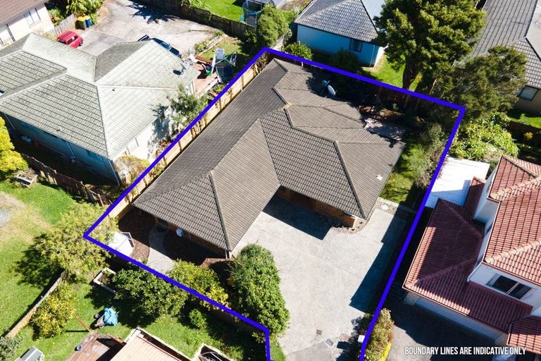 Photo of property in 17 Copplestone Place, New Lynn, Auckland, 0600