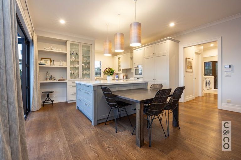 Photo of property in 8 Tauwaka Crescent, Riverhead, 0820