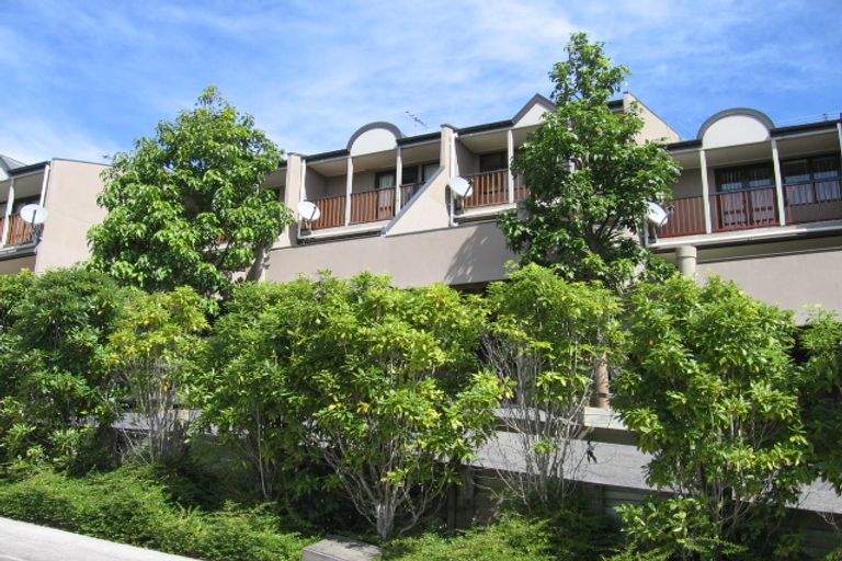 Photo of property in 3/9 Pannill Place, Oteha, Auckland, 0632