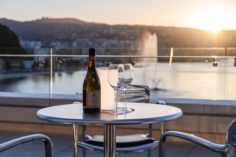 Photo of property in 2/308 Oriental Parade, Oriental Bay, Wellington, 6011