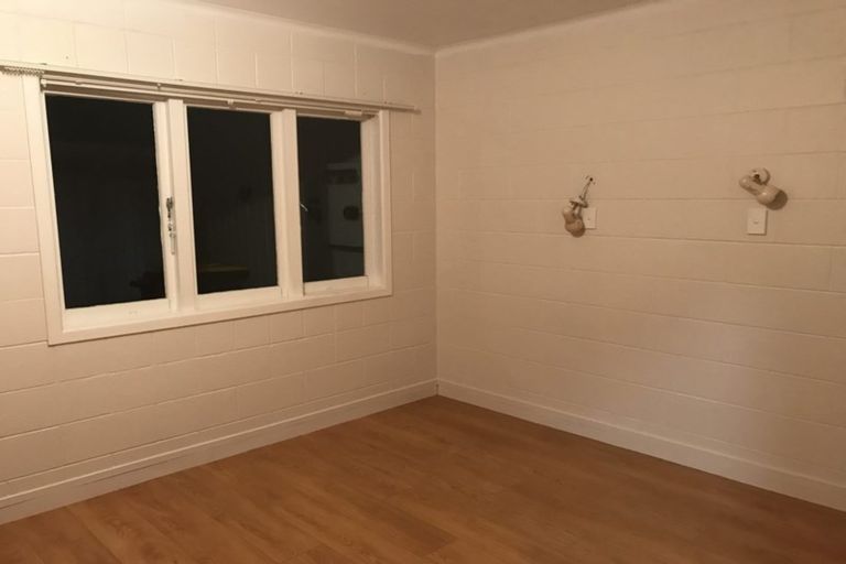 Photo of property in 10 Kereru Street, Henderson, Auckland, 0612