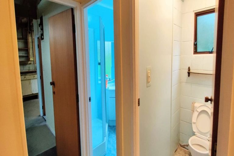 Photo of property in 41 Miltonia Avenue, Te Atatu South, Auckland, 0610