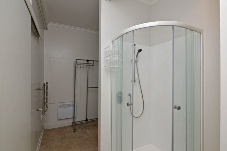 Photo of property in 35 Seaview Terrace, Northland, Wellington, 6012