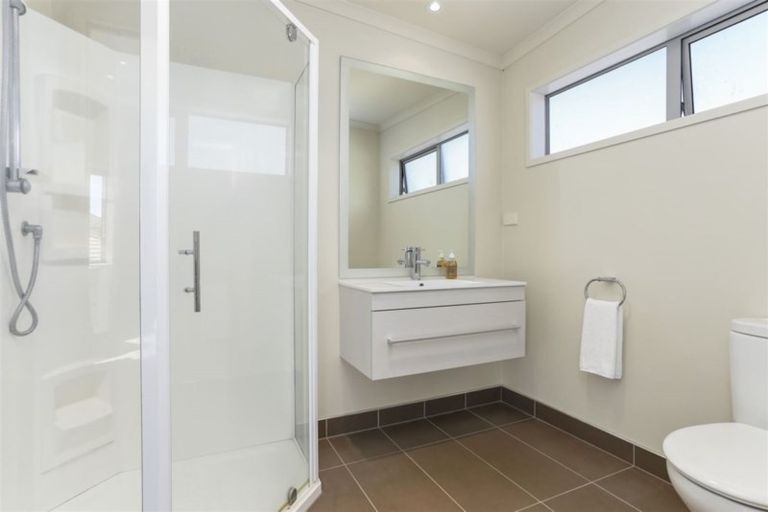 Photo of property in 7a Justin Place, Te Atatu Peninsula, Auckland, 0610