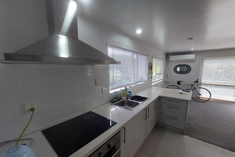 Photo of property in 14 Barnfield Place, Glendene, Auckland, 0602