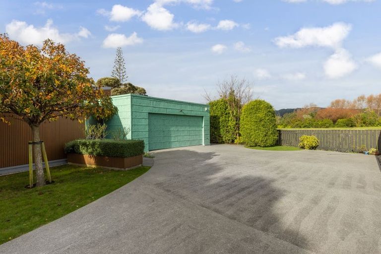 Photo of property in 3 Bressay Way, Waikanae, 5036