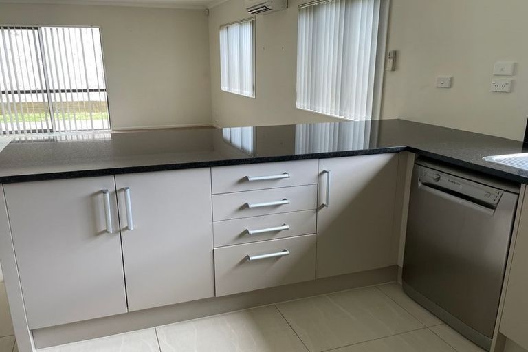 Photo of property in 24 Harrisville Road, Tuakau, 2121