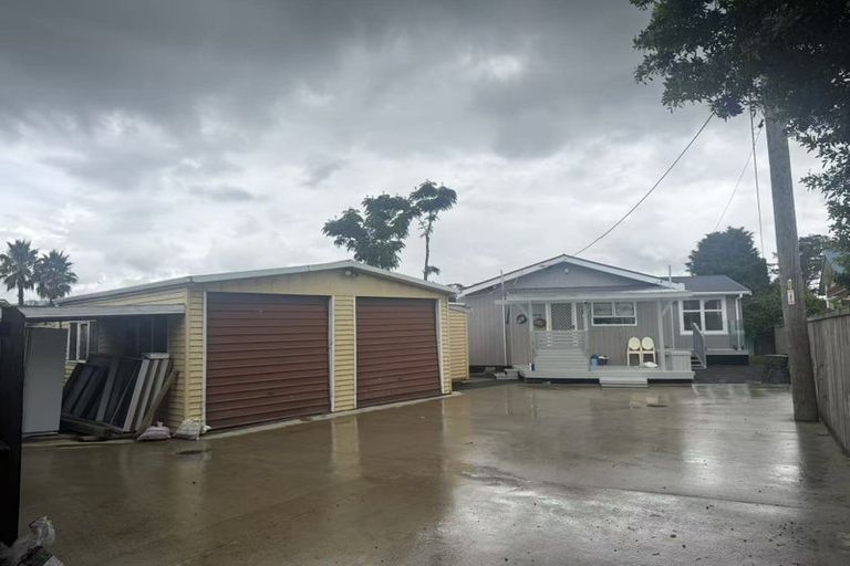 Photo of property in 147 Bruce Mclaren Road, Henderson, Auckland, 0612