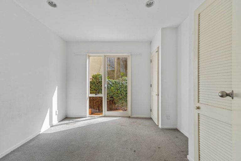 Photo of property in 3 Pentland Place, Highlands Park, New Plymouth, 4312