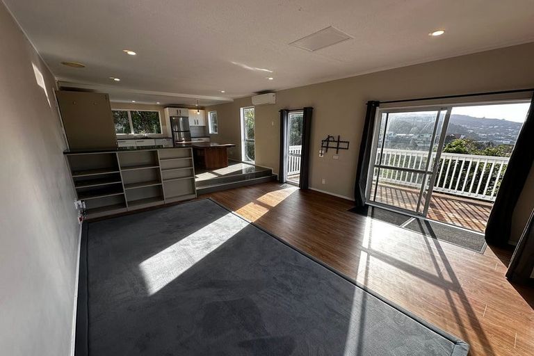Photo of property in 92 Thurleigh Grove, Karori, Wellington, 6012