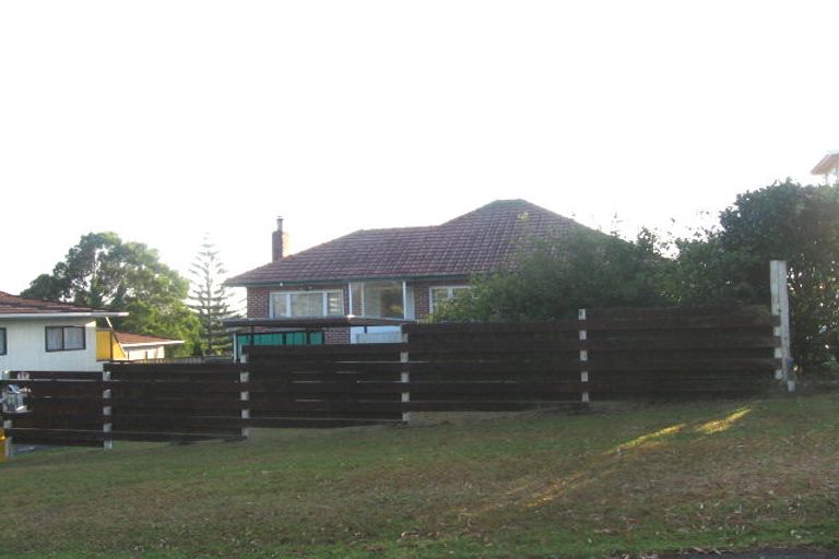 Photo of property in 19 Hall Road, Glenfield, Auckland, 0629