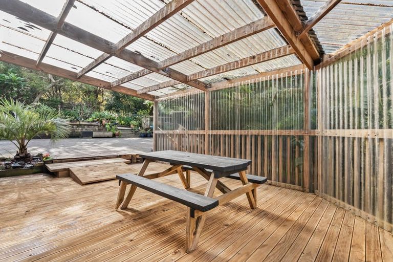 Photo of property in 29 Tahunatapu Road, Parua Bay, Whangarei, 0174