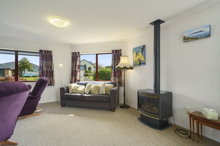 Photo of property in 15 San Priamo Place, Paraparaumu Beach, Paraparaumu, 5032