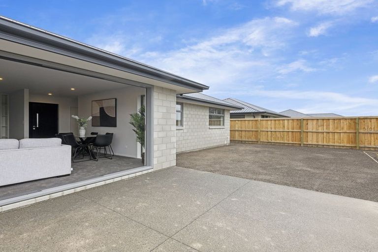 Photo of property in 13 Huntaway Lane, Te Atatu Peninsula, Auckland, 0610