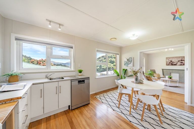 Photo of property in 23 Holmes Grove, Naenae, Lower Hutt, 5011