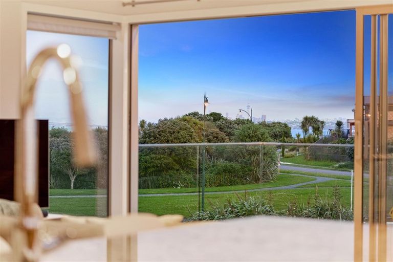 Photo of property in 22b Halyard Place, Te Atatu Peninsula, Auckland, 0610