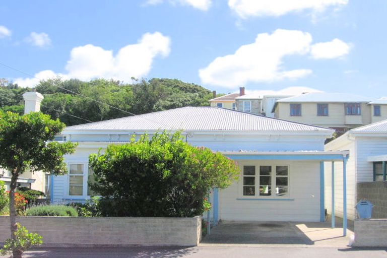 Photo of property in 10 Wright Street, Mount Cook, Wellington, 6021