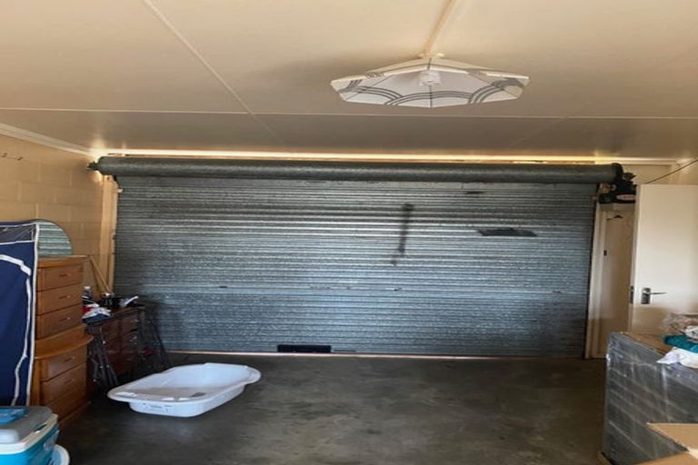 Photo of property in 2/26 Islington Avenue, New Lynn, Auckland, 0600