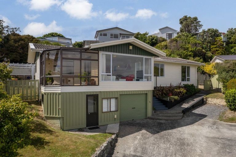 Photo of property in 19 Forth Place, Papakowhai, Porirua, 5024