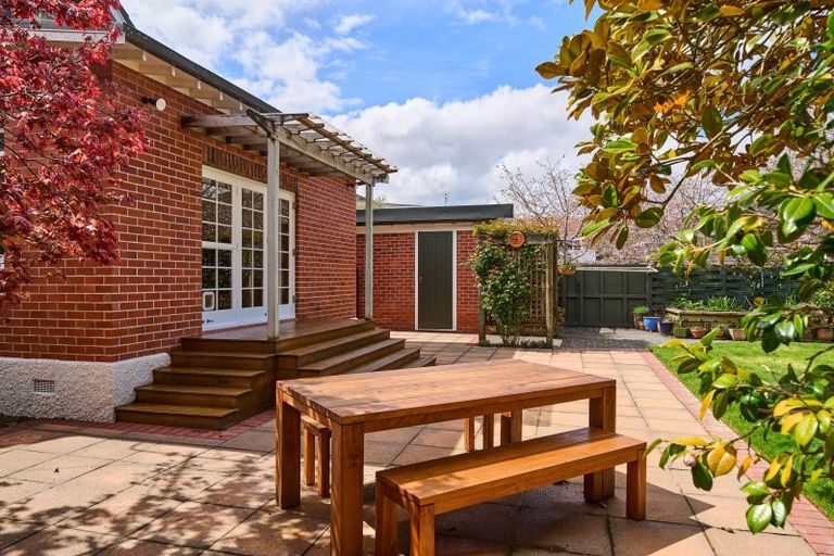 Photo of property in 14 Hinau Street, Woburn, Lower Hutt, 5010