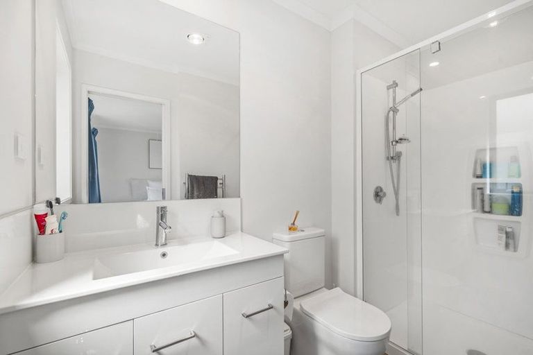 Photo of property in 1a Lee Road, Hannahs Bay, Rotorua, 3010