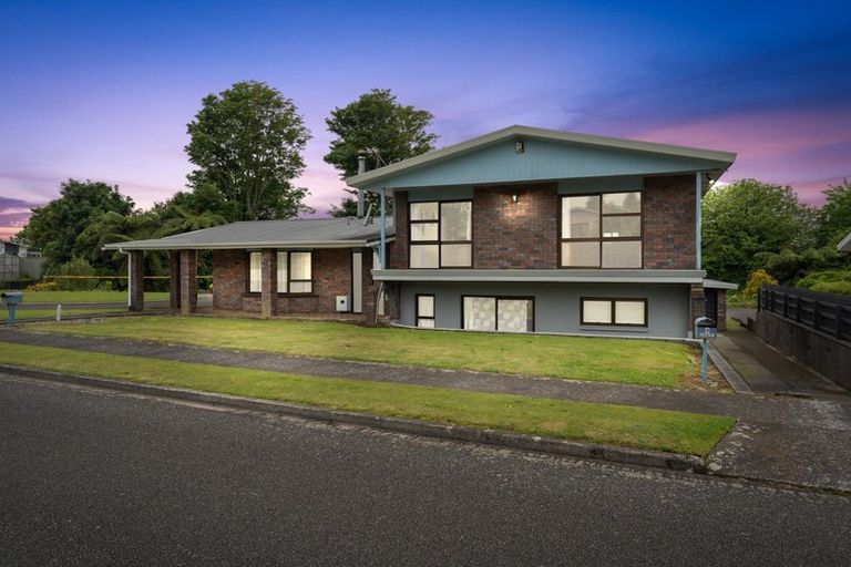 Photo of property in 2 Cassandra Street, Stratford, 4332