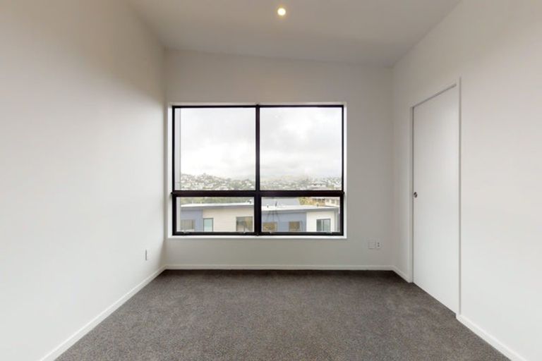 Photo of property in 12/62u Spenmoor Street, Newlands, Wellington, 6037