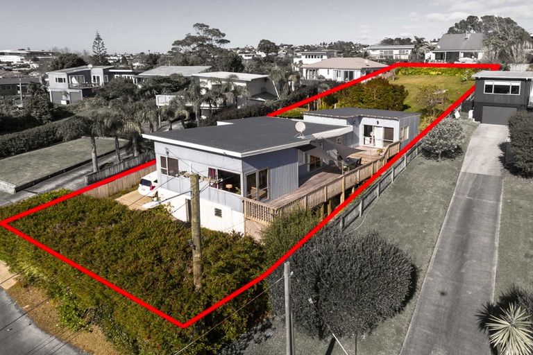 Photo of property in 13 Rimu Road, Stanmore Bay, Whangaparaoa, 0932