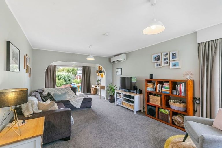 Photo of property in 64 Mark Avenue, Paparangi, Wellington, 6037