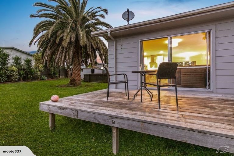 Photo of property in 2/13 Hamurana Place, Te Atatu Peninsula, Auckland, 0610