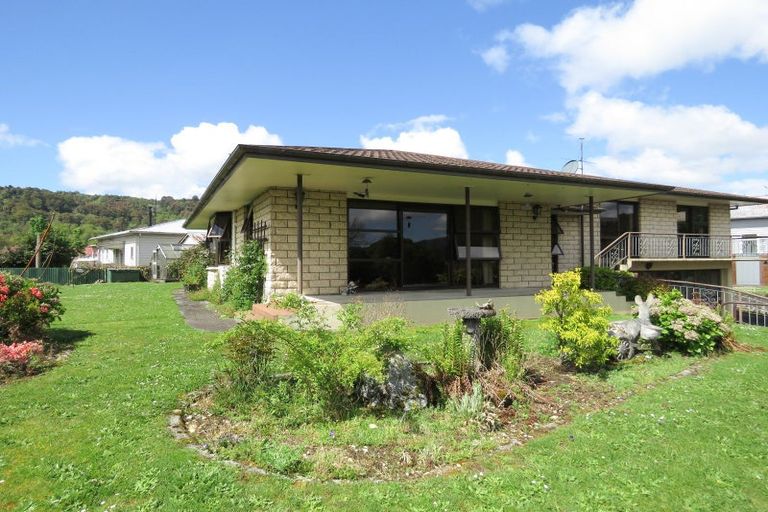 Photo of property in 29-31 Victory Street, Reefton, 7830